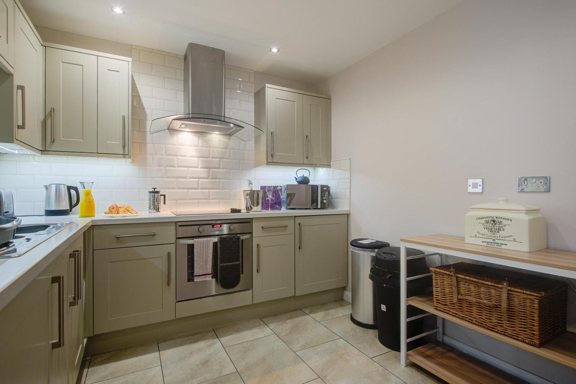 Spacious 2-Bed Home - Exposed Beams & Fast Internet Included Stamford Eksteriør billede