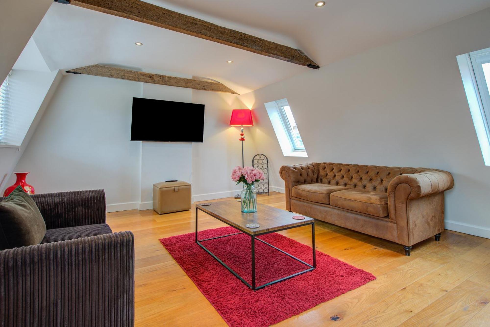 Spacious 2-Bed Home - Exposed Beams & Fast Internet Included Stamford Eksteriør billede