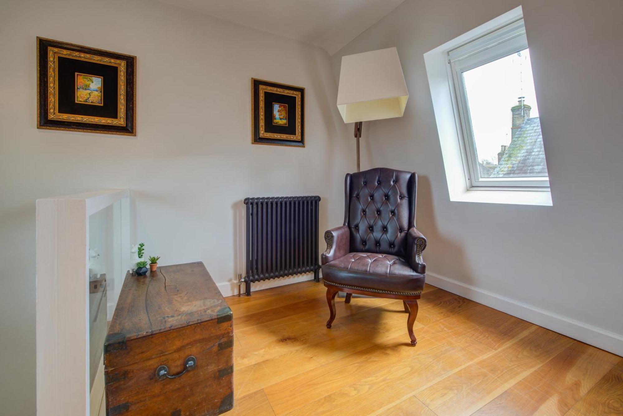 Spacious 2-Bed Home - Exposed Beams & Fast Internet Included Stamford Eksteriør billede