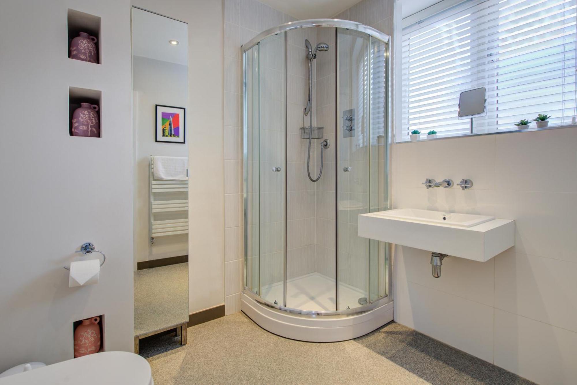 Spacious 2-Bed Home - Exposed Beams & Fast Internet Included Stamford Eksteriør billede